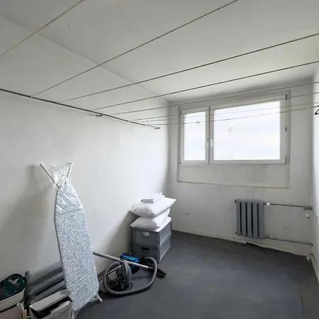 Miejski Blisko Aquaparku We Wroclawiu By Renters
